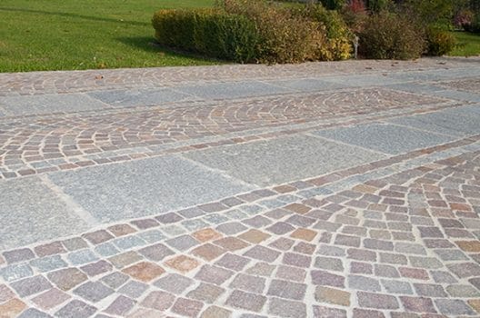 pavimentazione-cubetti-porfido-quadrettoni-pietra-luserna